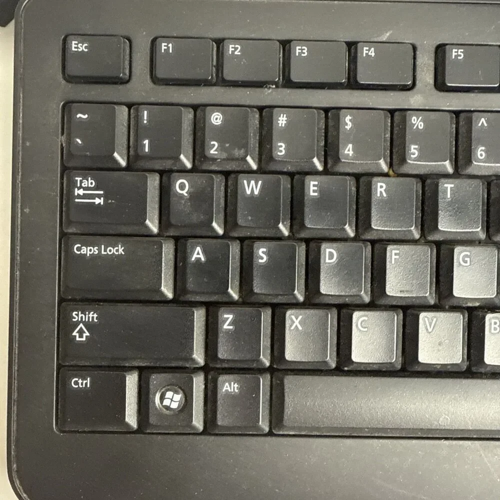 Dell Wired USB Keyboard Black KB2521 - Tested and Working